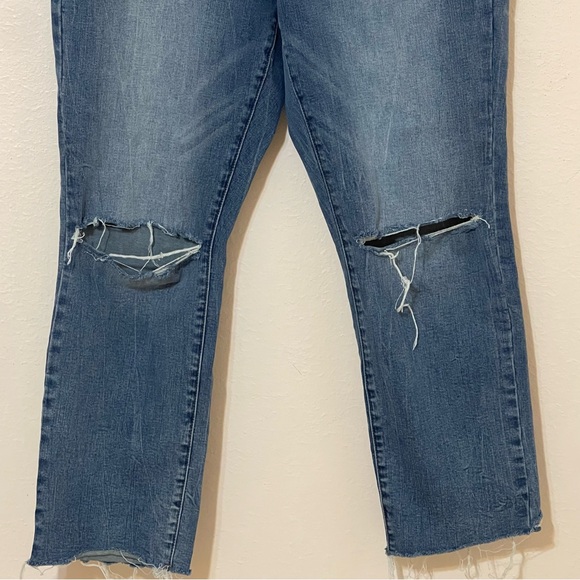 Blank NYC The Madison High Rise Crop Distressed Straight Leg Jeans Size 32 - Picture 4 of 11